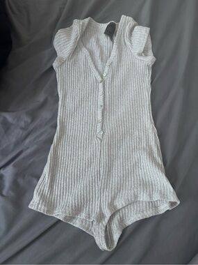 Women’s Ribbed Short-Sleeve One-Piece Romper - Light Gray